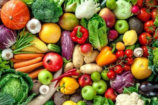 Eat a diet rich in fruits and vegetables (Top 10 Healthy Lifestyle Habits)