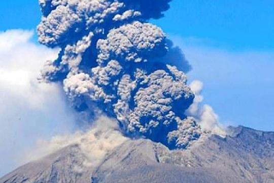 Sakurajima (Japan) (Top 10 Most Active Dangerous Volcanoes)