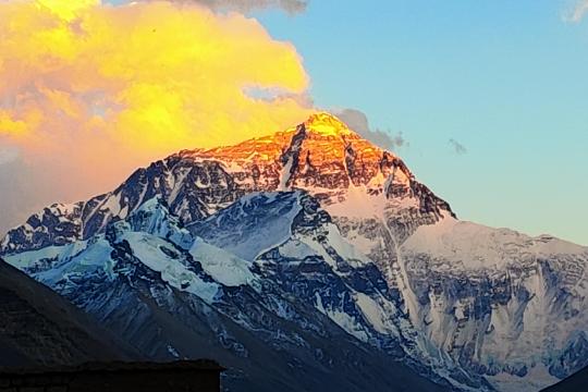 Mount Everest (Top 10 Natural Wonders of the World)