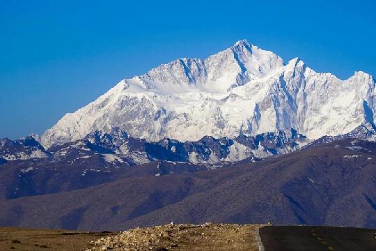 Makalu (Top 10 Highest Mountain Peaks)