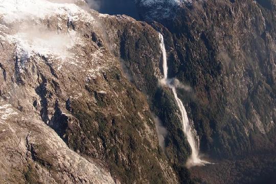 Sutherland Falls (Top 10 Most Spectacular Waterfalls)